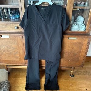 Set of 3 pairs of scrubs from Mandala. Grey, green, & black